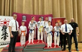 e52293b5-909f-4a6b-bc6a-1a255111d48c