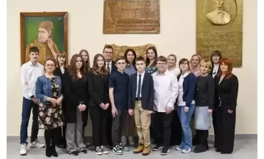 Zdjęcie do Nasza szkoła rozwija talenty naukowe uczni&oacute;w