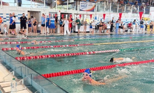 Zdjęcie do Zawodnicy UKS Orlik na zawodach ORLEN SWIM ,,W Poszukiwaniu Talent&oacute;w&rdquo;