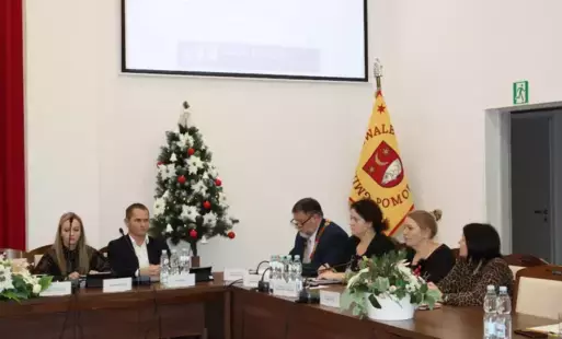 Zdjęcie do X  NADZWYCZAJNA  SESJA  RADY  MIEJSKIEJ W  KOWALEWIE  POMORSKIM